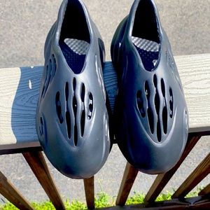 Black unbranded foam shoes